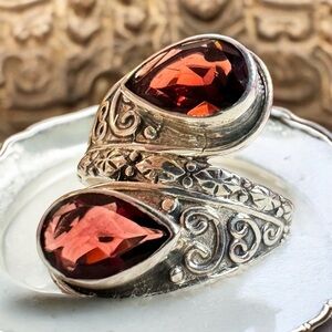 Almandine Garnet Bali Sterling Silver Ring (8.25)